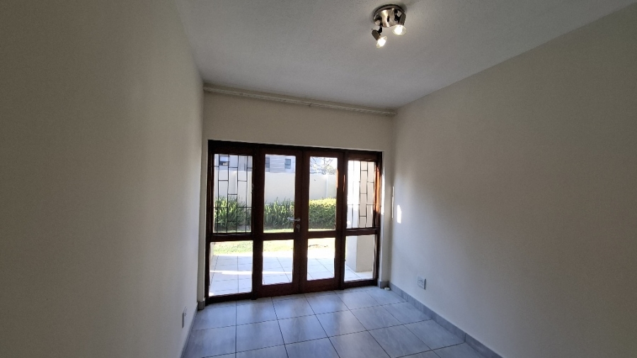 To Let 2 Bedroom Property for Rent in Fourways Gauteng
