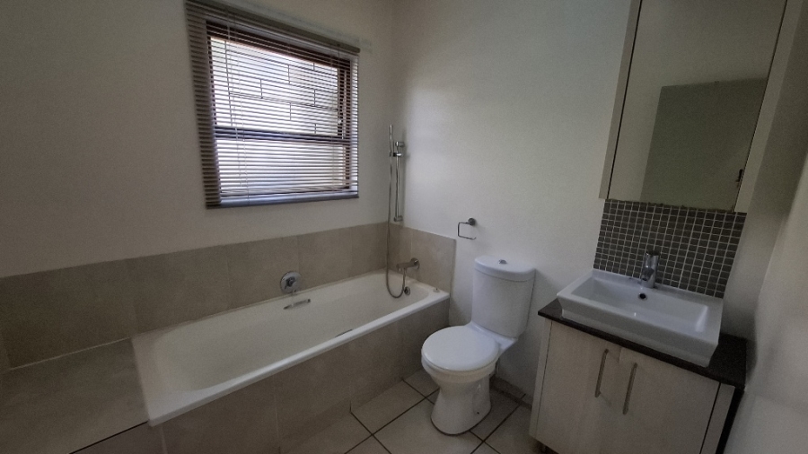 To Let 2 Bedroom Property for Rent in Fourways Gauteng
