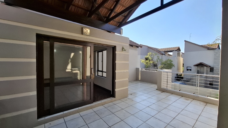 To Let 2 Bedroom Property for Rent in Fourways Gauteng