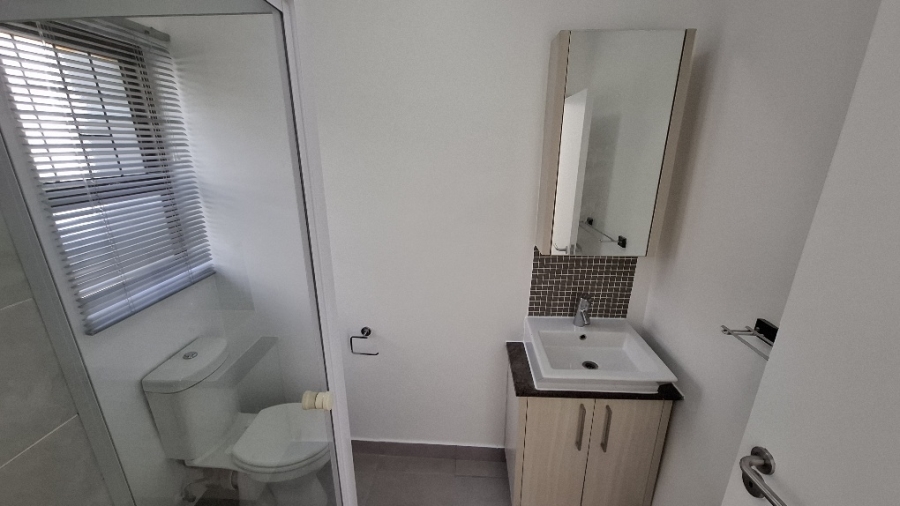 To Let 2 Bedroom Property for Rent in Fourways Gauteng