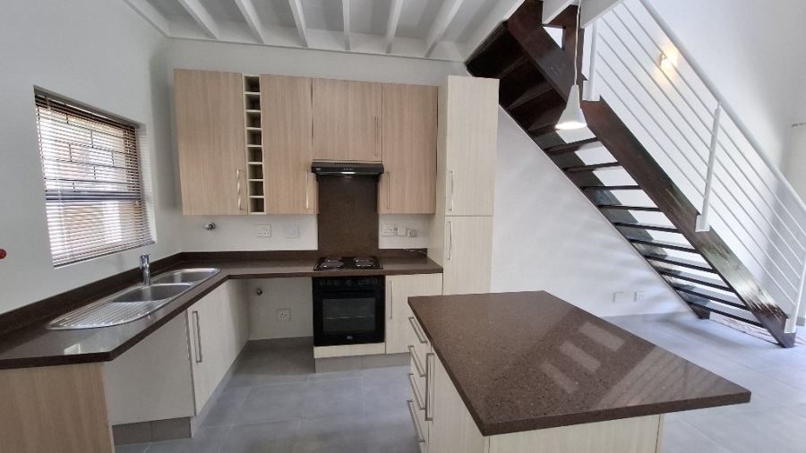 To Let 2 Bedroom Property for Rent in Fourways Gauteng
