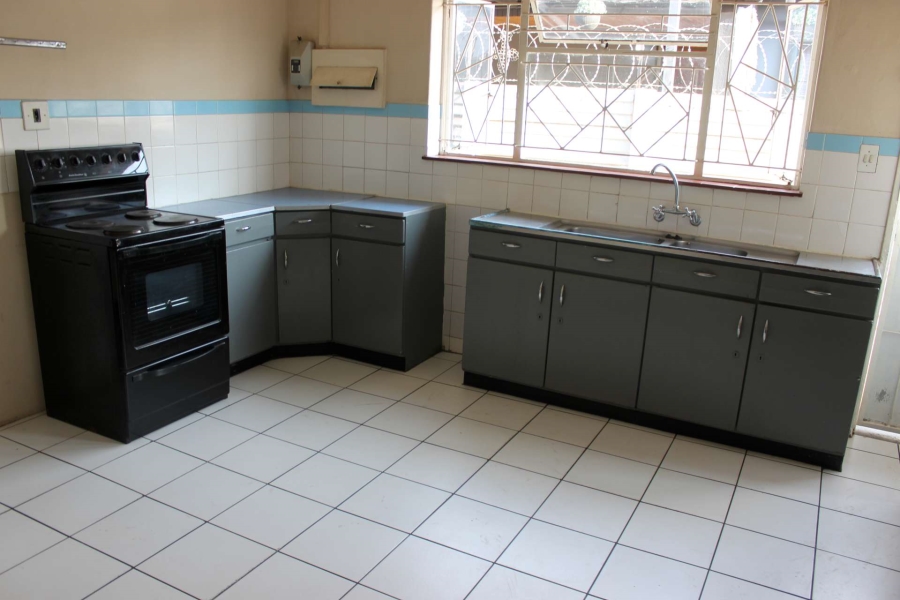 6 Bedroom Property for Sale in Daspoort Gauteng