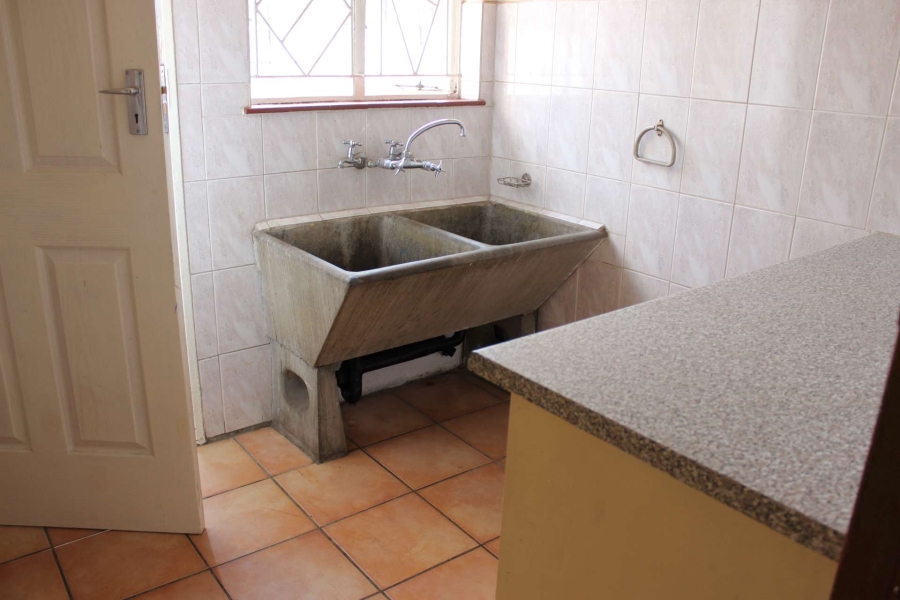 6 Bedroom Property for Sale in Daspoort Gauteng