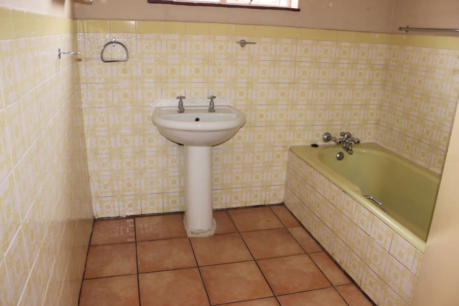 6 Bedroom Property for Sale in Daspoort Gauteng