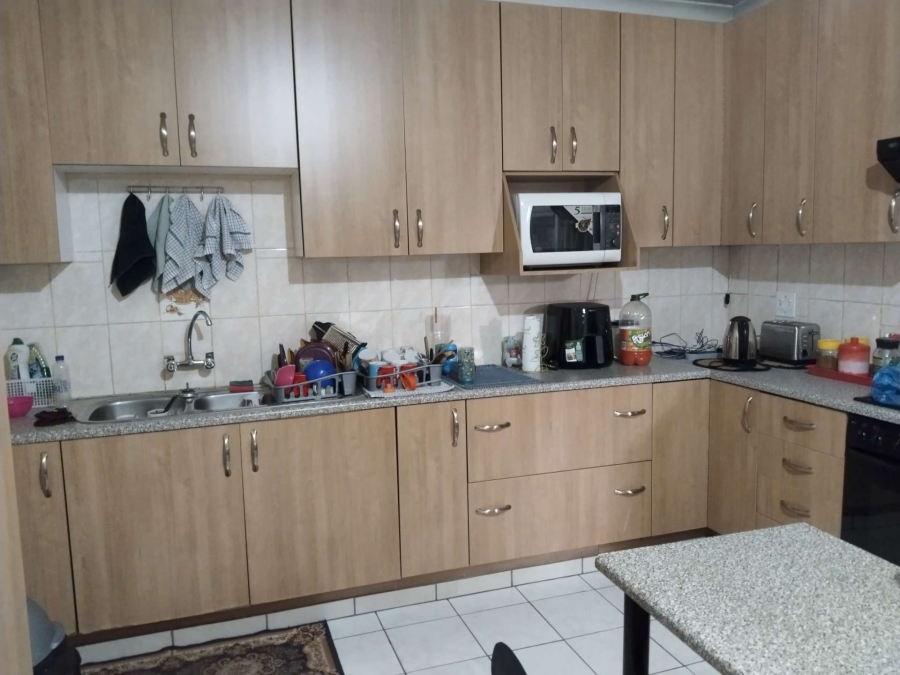 6 Bedroom Property for Sale in Daspoort Gauteng