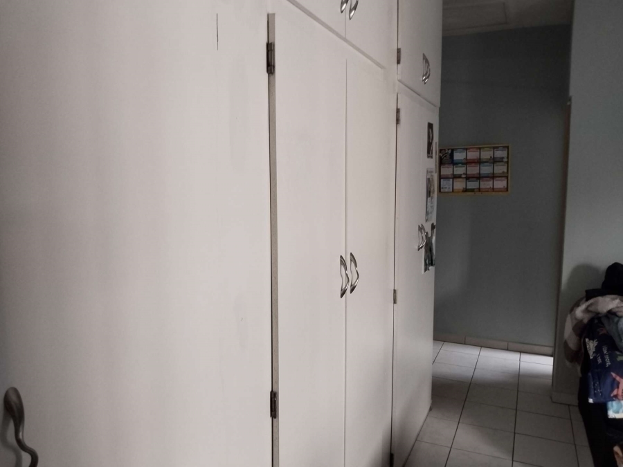 6 Bedroom Property for Sale in Daspoort Gauteng