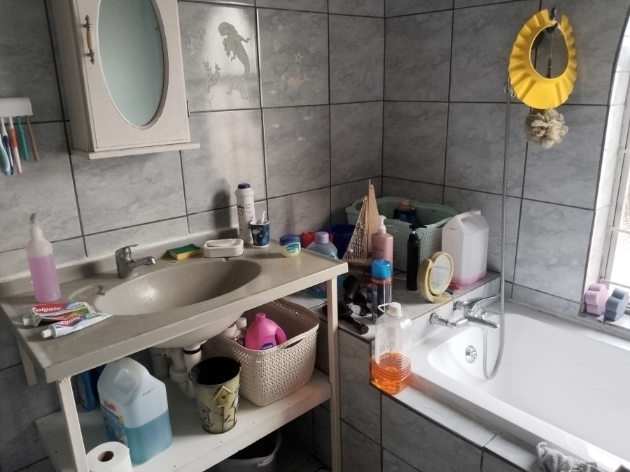 6 Bedroom Property for Sale in Daspoort Gauteng