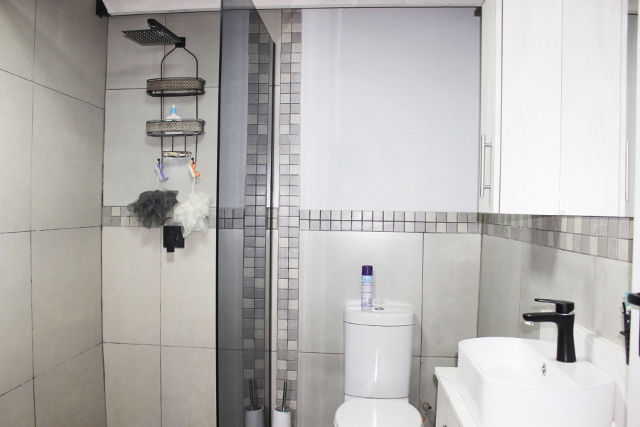 6 Bedroom Property for Sale in Swacina Park A H Gauteng