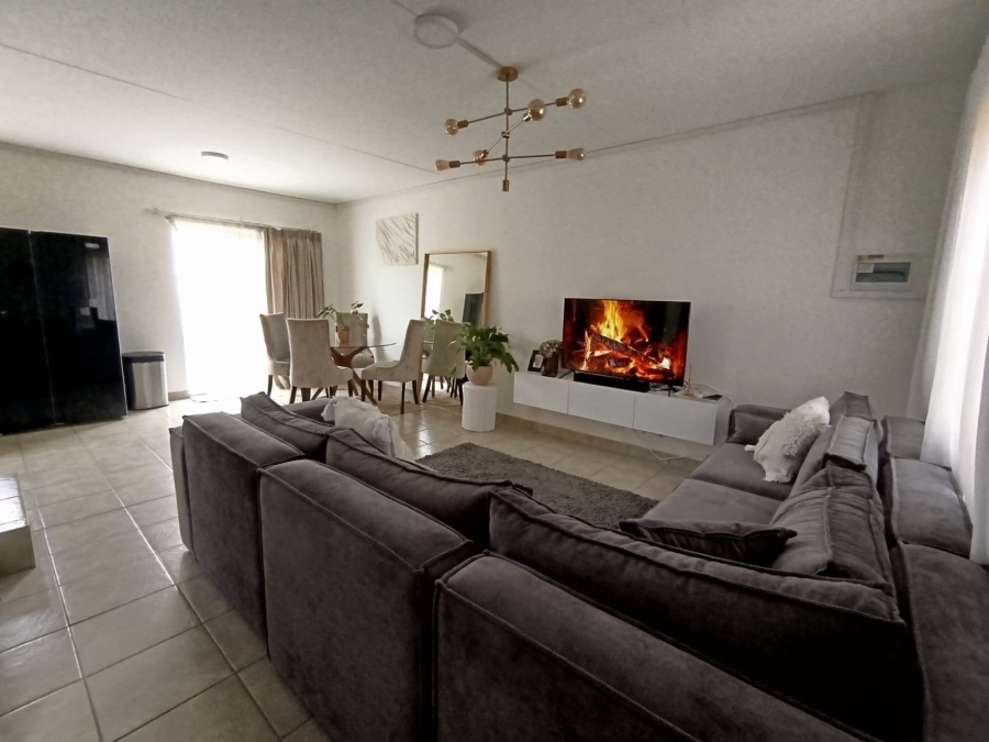 To Let 3 Bedroom Property for Rent in Kosmosdal Gauteng