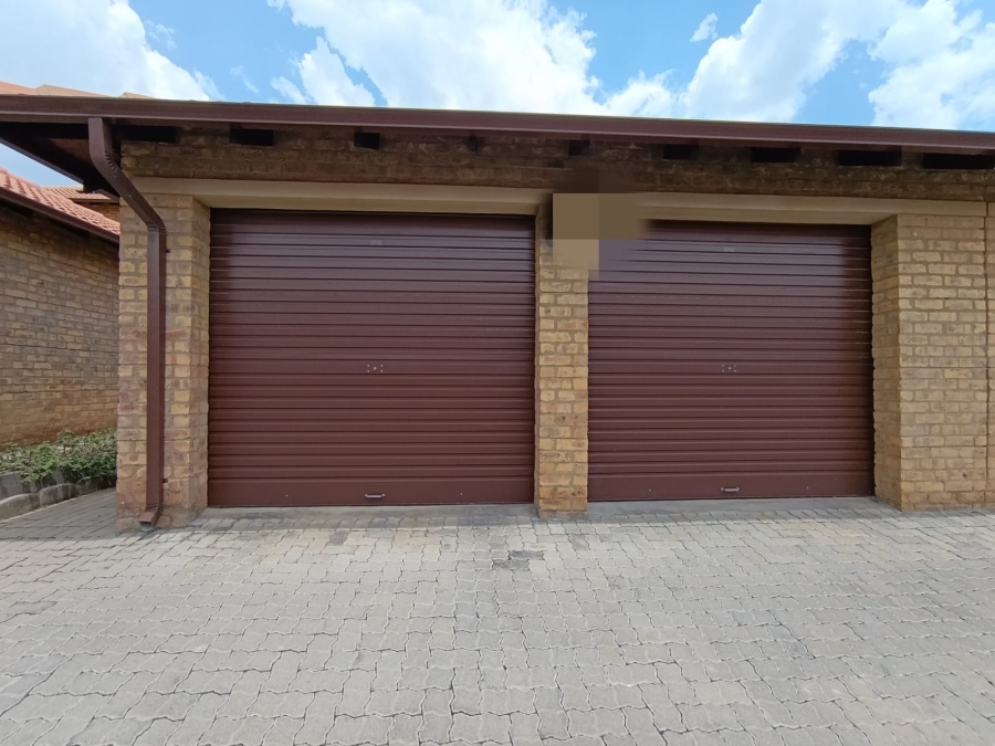 To Let 3 Bedroom Property for Rent in Kosmosdal Gauteng