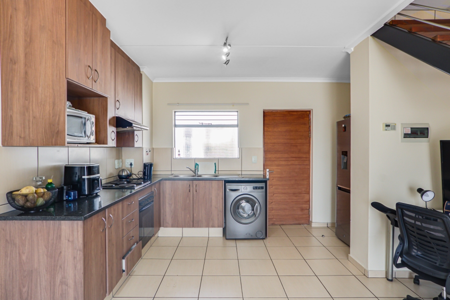 3 Bedroom Property for Sale in Barbeque Downs Gauteng