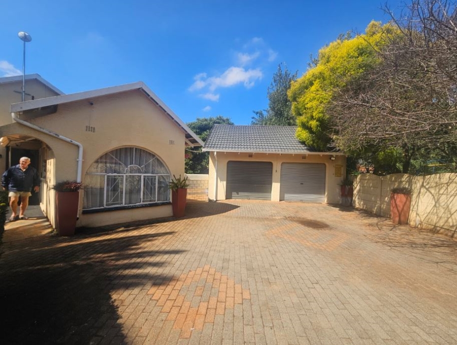 3 Bedroom Property for Sale in Helikonpark Gauteng