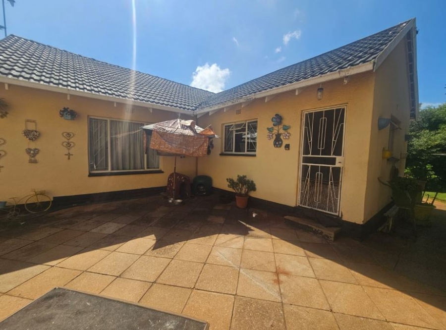 3 Bedroom Property for Sale in Helikonpark Gauteng