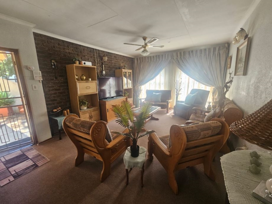 3 Bedroom Property for Sale in Helikonpark Gauteng