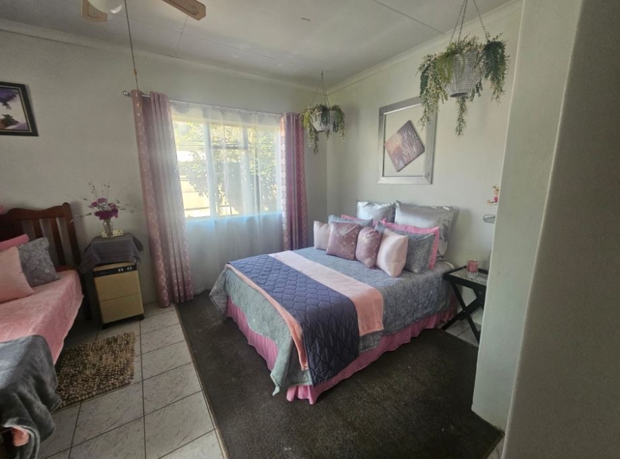 3 Bedroom Property for Sale in Helikonpark Gauteng