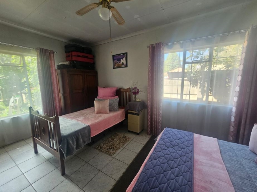 3 Bedroom Property for Sale in Helikonpark Gauteng