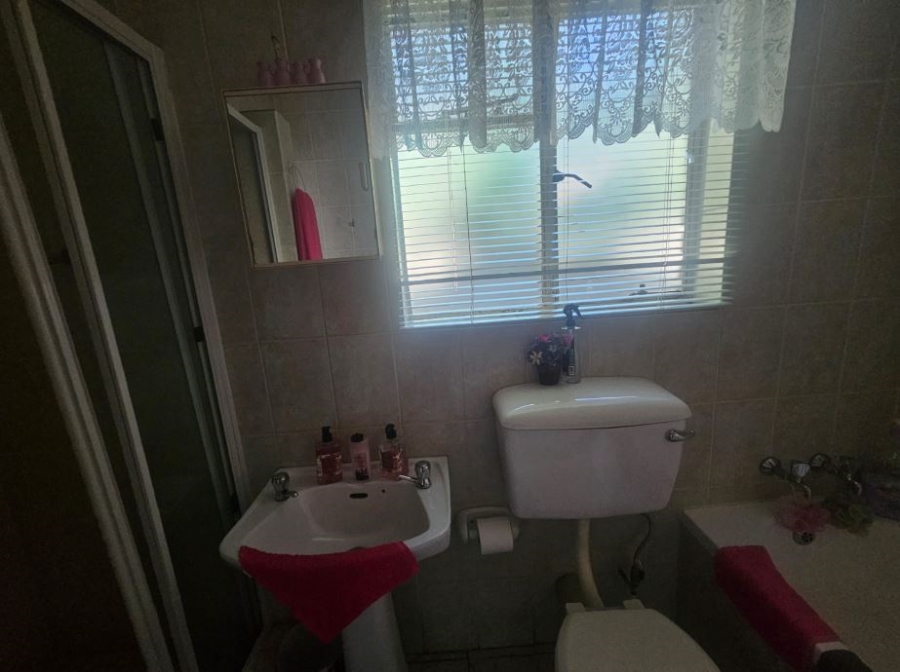 3 Bedroom Property for Sale in Helikonpark Gauteng