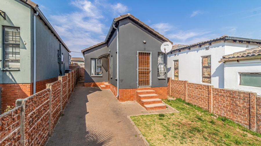 2 Bedroom Property for Sale in South Hills Gauteng
