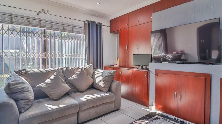 4 Bedroom Property for Sale in Bassonia Gauteng