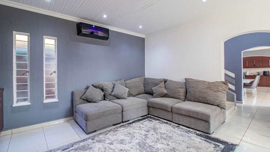 4 Bedroom Property for Sale in Bassonia Gauteng