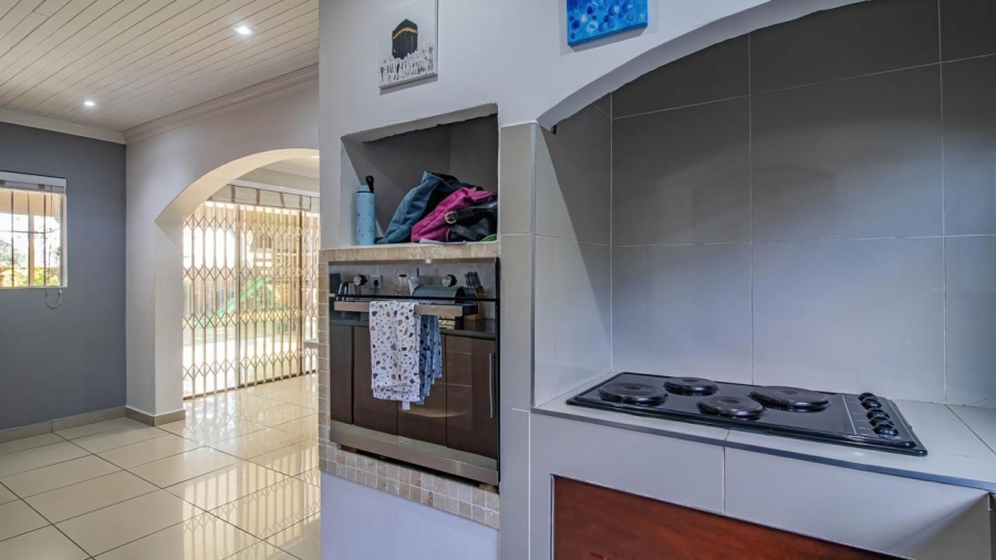 4 Bedroom Property for Sale in Bassonia Gauteng