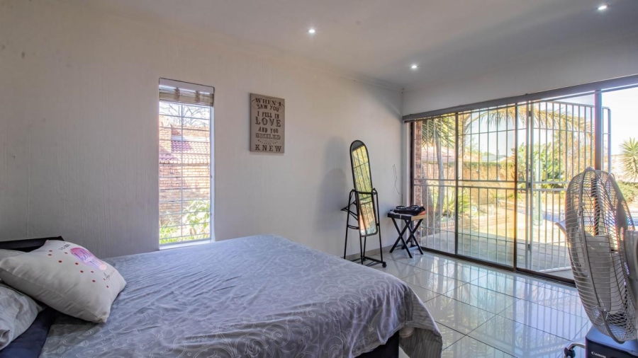 4 Bedroom Property for Sale in Bassonia Gauteng