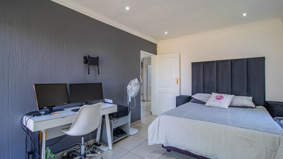 4 Bedroom Property for Sale in Bassonia Gauteng