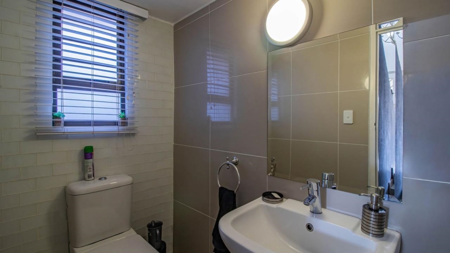 4 Bedroom Property for Sale in Bassonia Gauteng