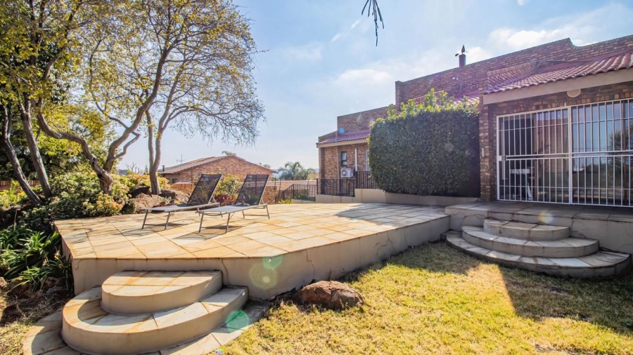 4 Bedroom Property for Sale in Bassonia Gauteng