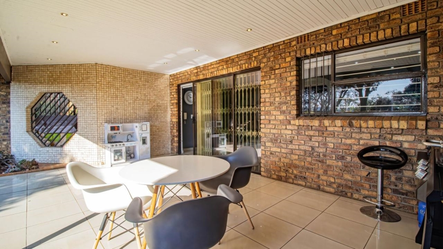 4 Bedroom Property for Sale in Bassonia Gauteng