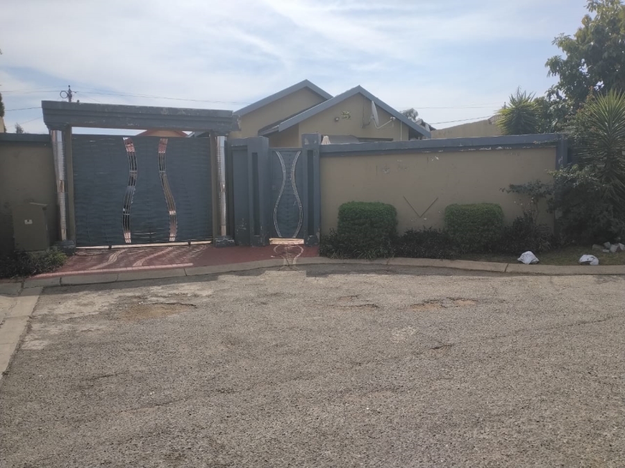 3 Bedroom Property for Sale in Naturena Gauteng