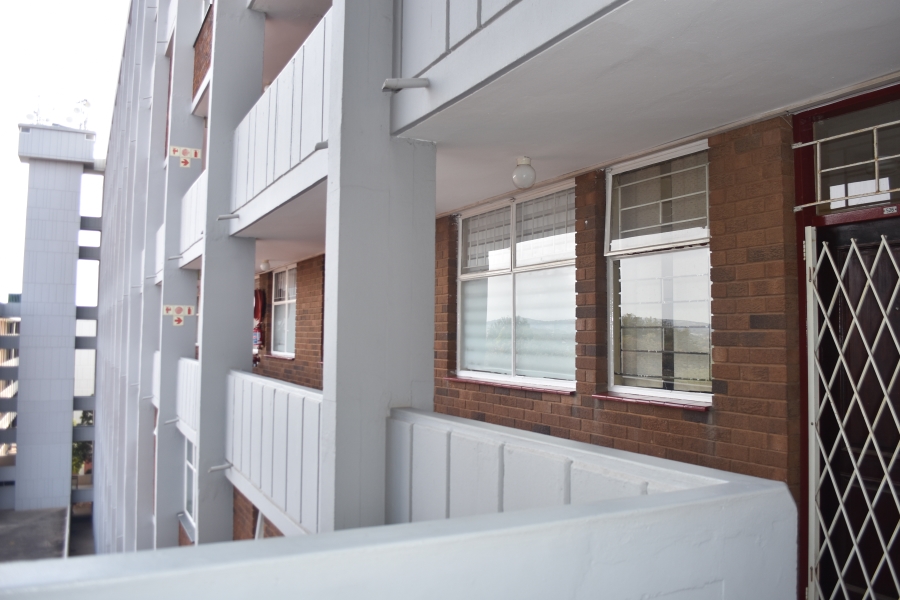 1 Bedroom Property for Sale in La Montagne Gauteng