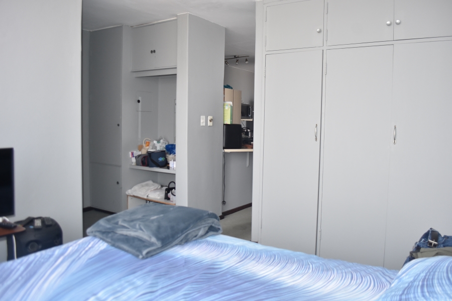 1 Bedroom Property for Sale in La Montagne Gauteng