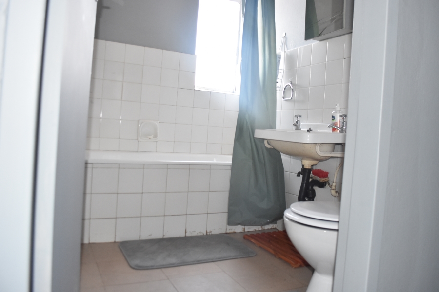 1 Bedroom Property for Sale in La Montagne Gauteng