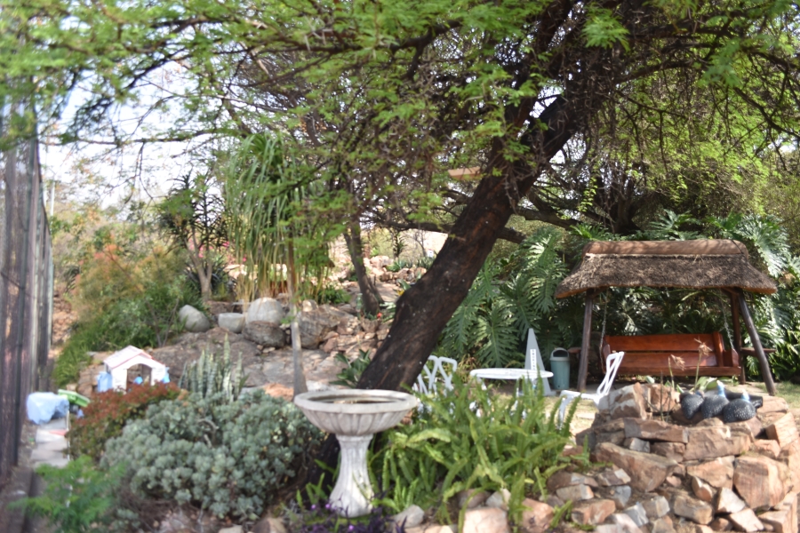 1 Bedroom Property for Sale in La Montagne Gauteng