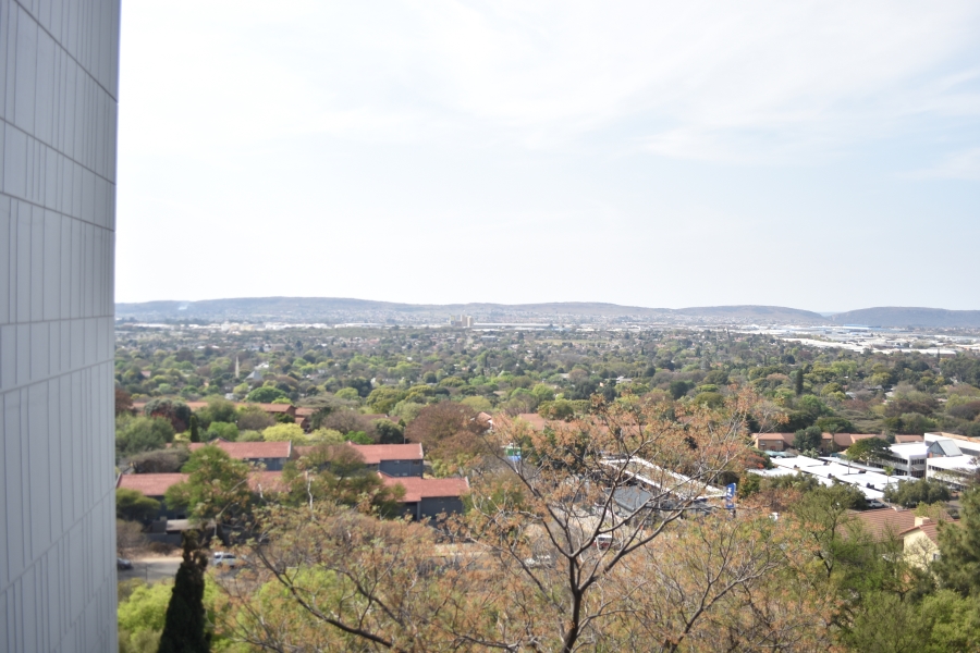 1 Bedroom Property for Sale in La Montagne Gauteng