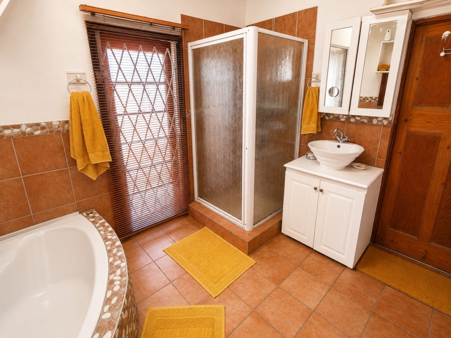 4 Bedroom Property for Sale in Eldoraigne Gauteng