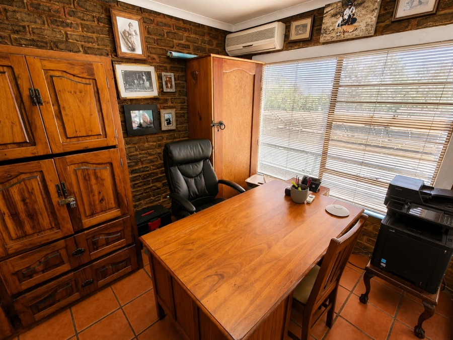 4 Bedroom Property for Sale in Eldoraigne Gauteng