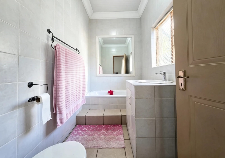 4 Bedroom Property for Sale in Kameeldrift East Gauteng
