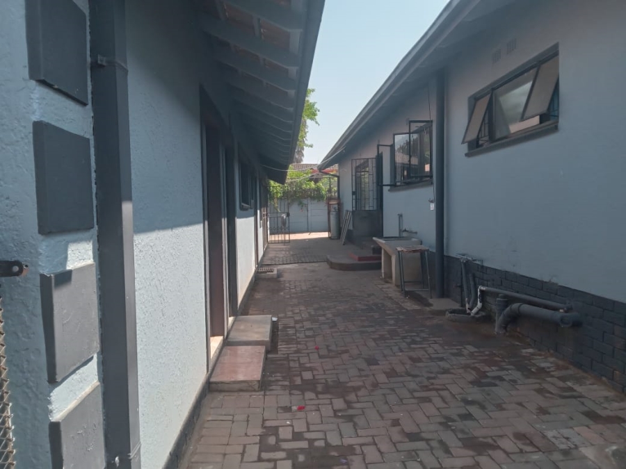 51 Bedroom Property for Sale in Vanderbijlpark SE 7 Gauteng