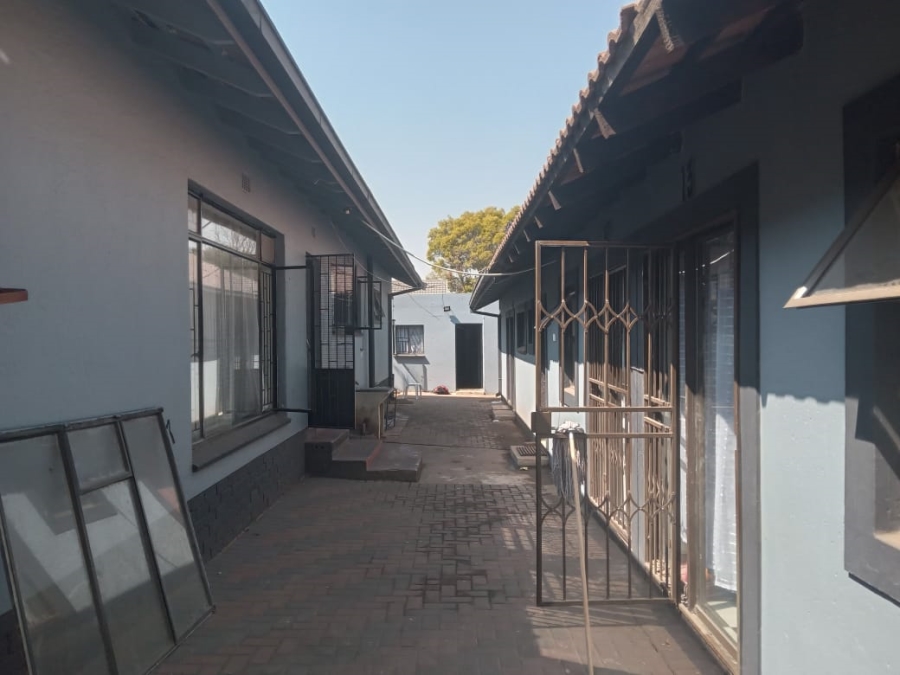 51 Bedroom Property for Sale in Vanderbijlpark SE 7 Gauteng