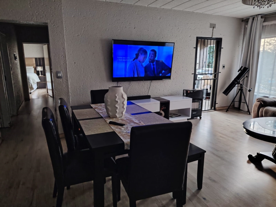 To Let 3 Bedroom Property for Rent in Lakefield Gauteng