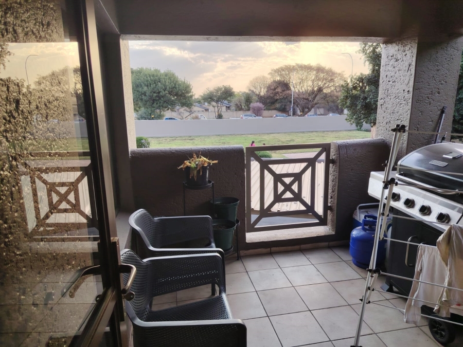 To Let 3 Bedroom Property for Rent in Lakefield Gauteng