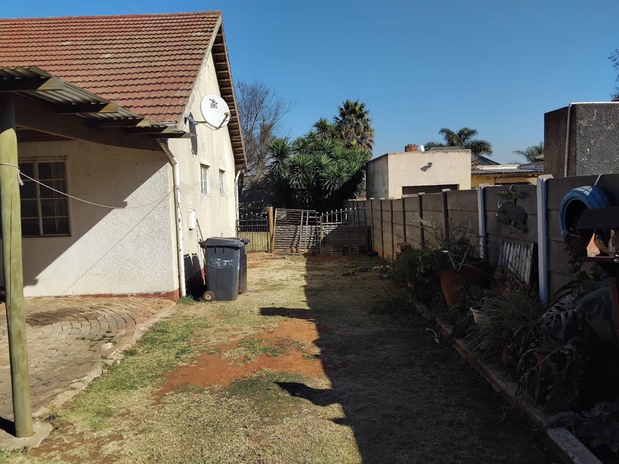 3 Bedroom Property for Sale in Rhodesfield Gauteng