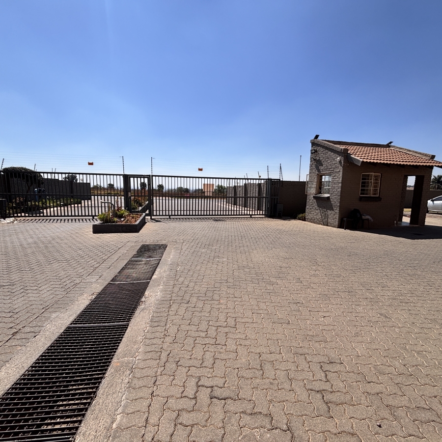 2 Bedroom Property for Sale in Honeypark Gauteng