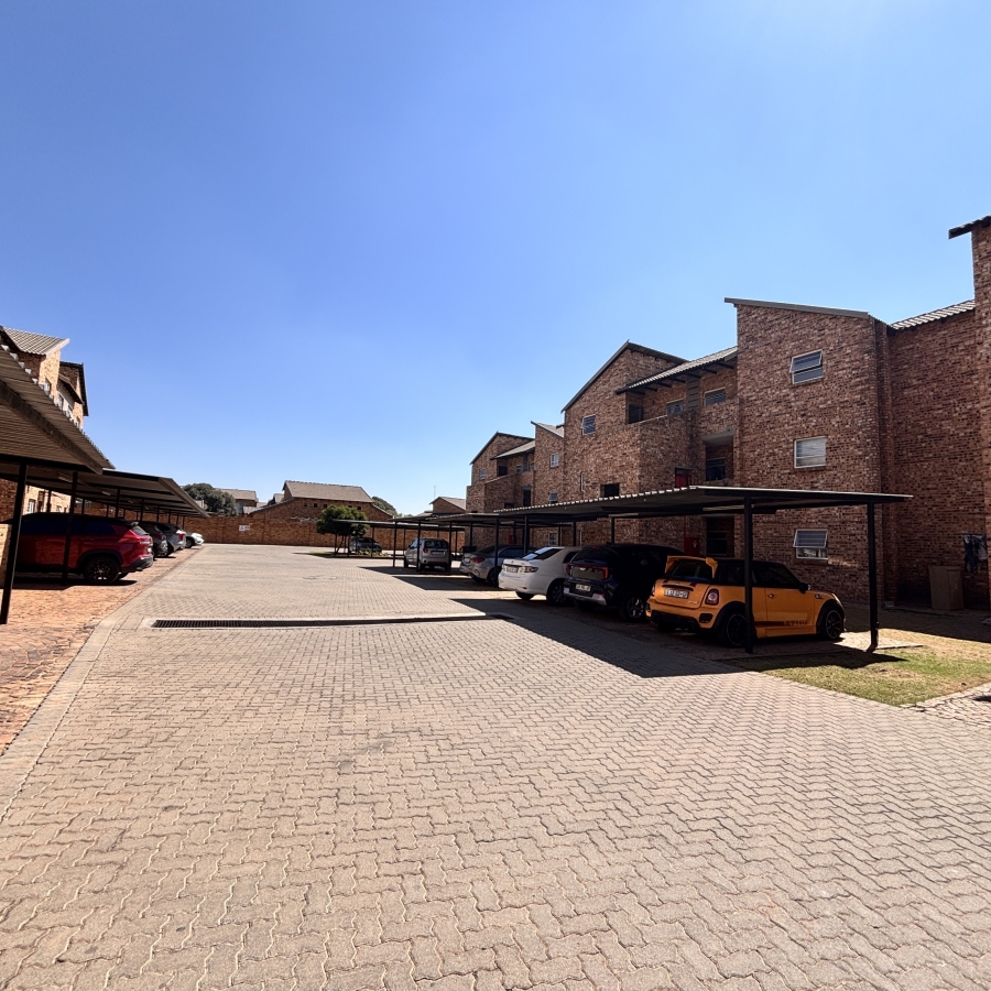 2 Bedroom Property for Sale in Honeypark Gauteng