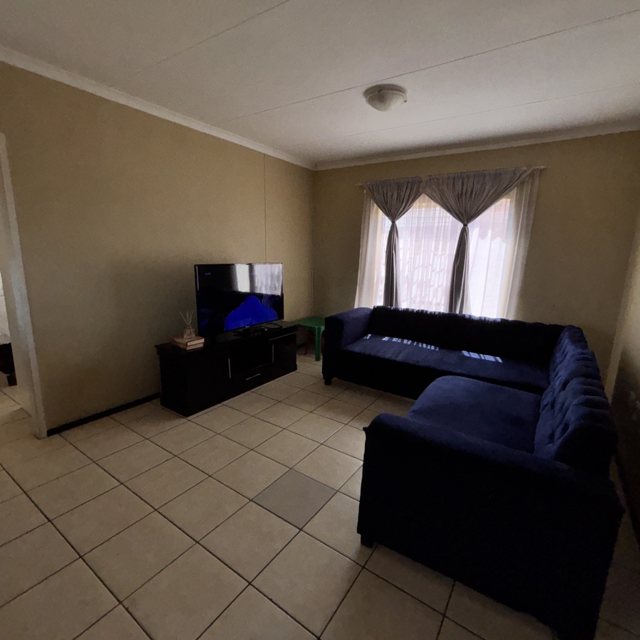 2 Bedroom Property for Sale in Honeypark Gauteng