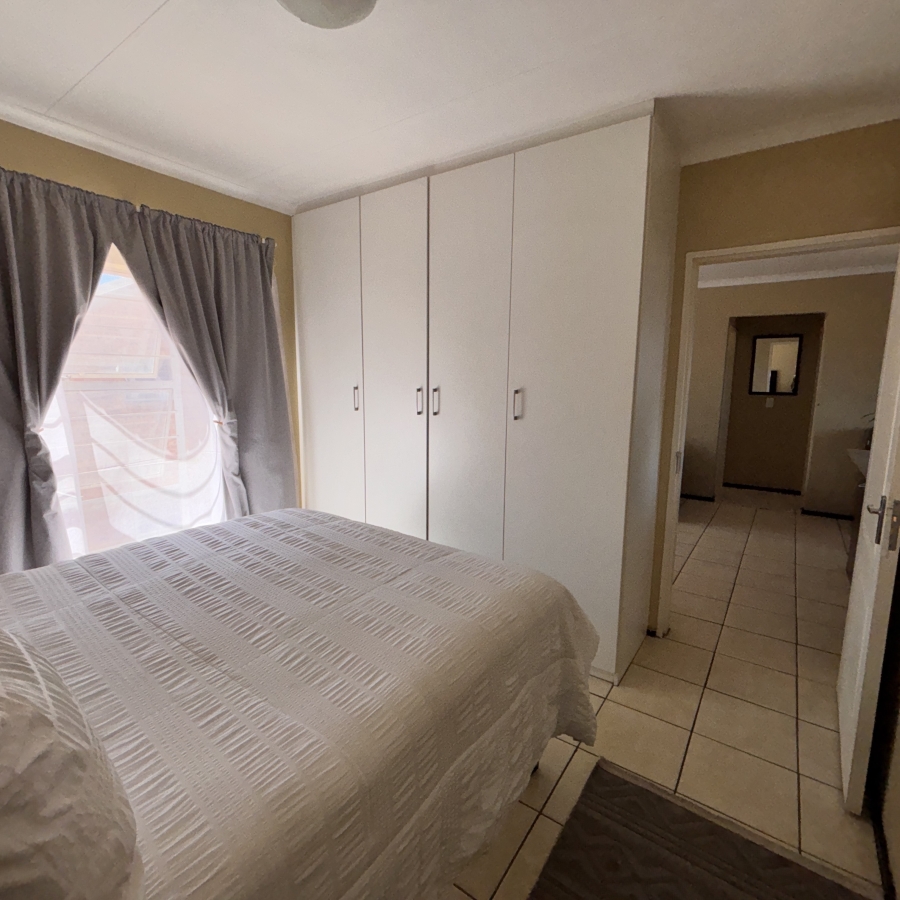 2 Bedroom Property for Sale in Honeypark Gauteng