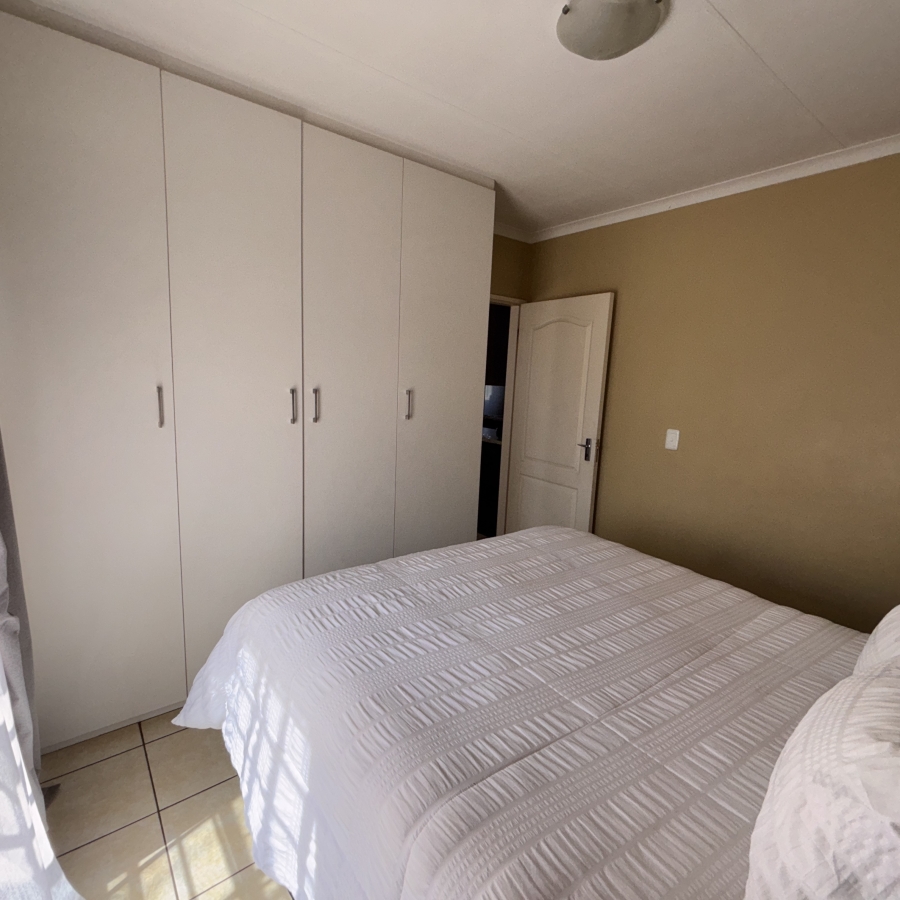 2 Bedroom Property for Sale in Honeypark Gauteng
