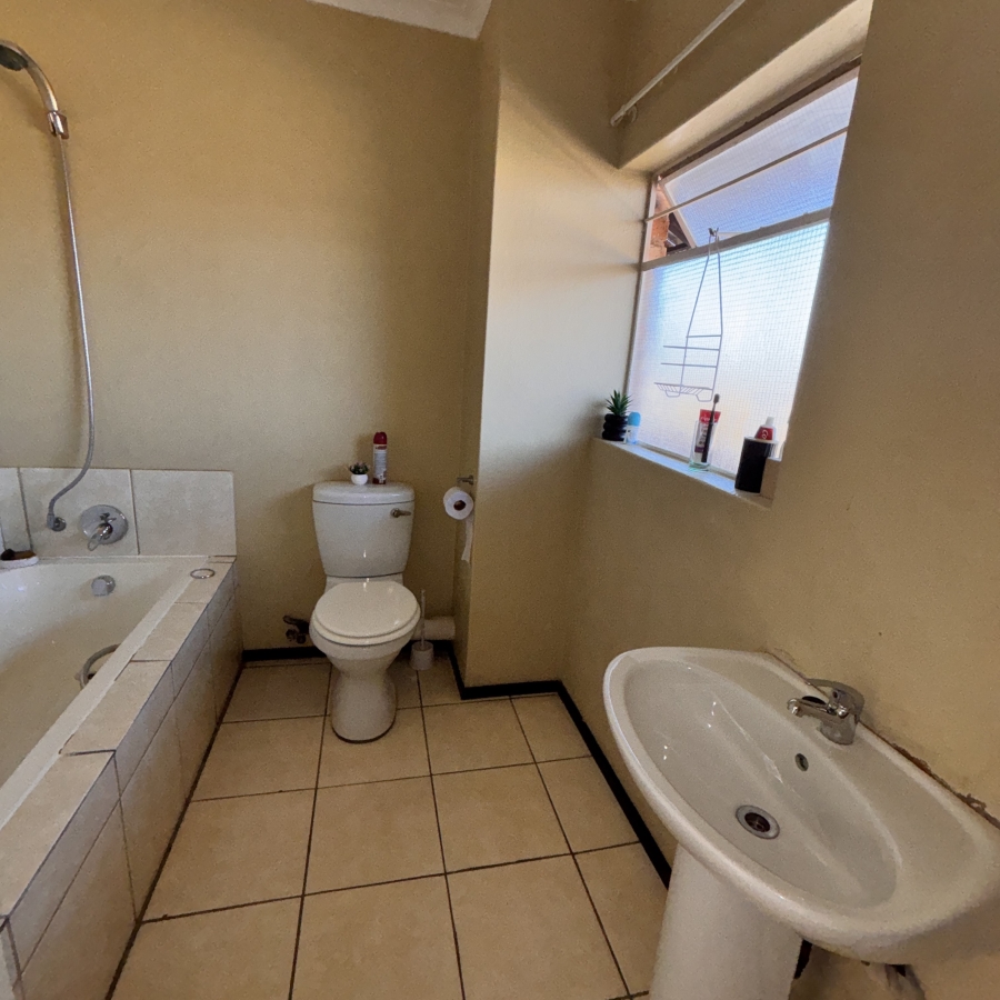 2 Bedroom Property for Sale in Honeypark Gauteng